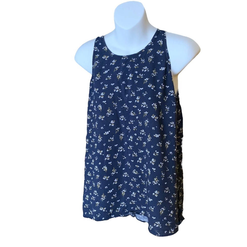 OLD NAVY CREW NECK WITH KEYHOLE BACK FLORAL TANK SIZE LARGE